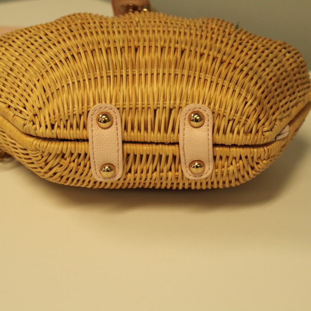 Betsey Johnson shell wicker straw purse crossbody spring summer pink. read - Picture 4 of 7